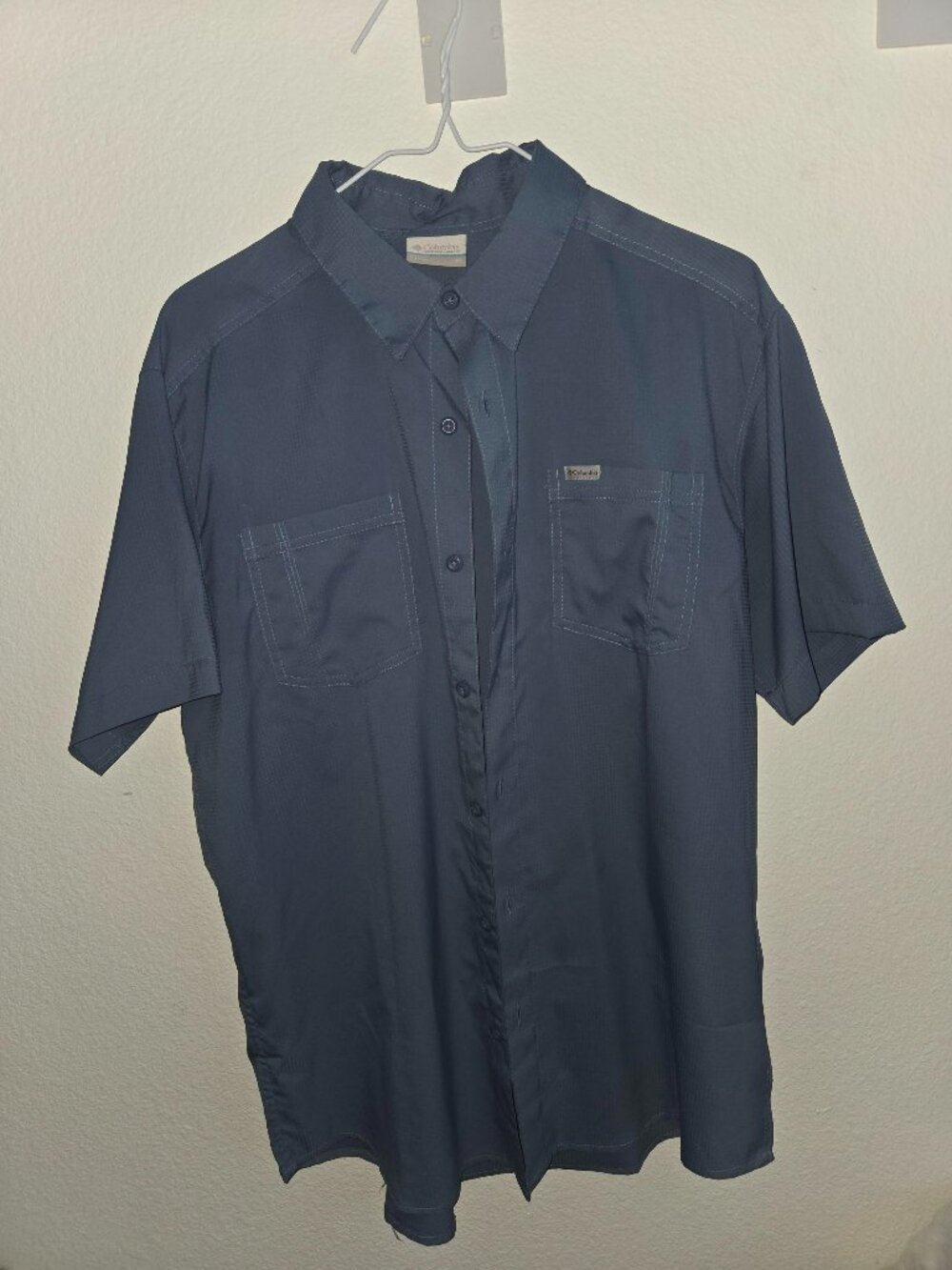 Columbia Men's Fish/Button down